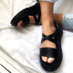 Bella Negras de Cuero